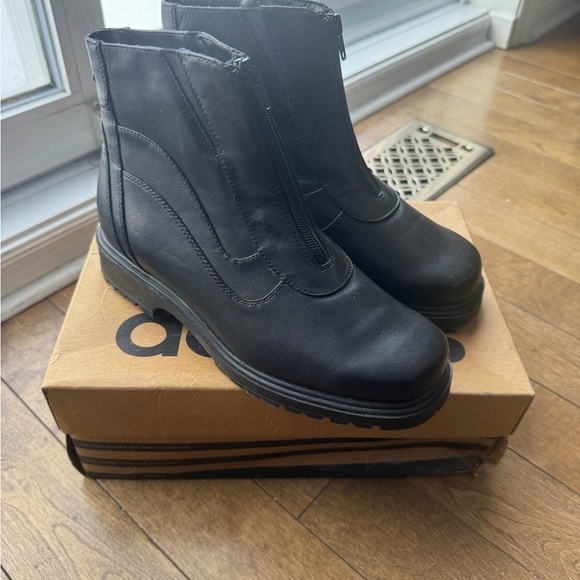 Naturalizer winter boots with fur inside - Picture 3 of 12